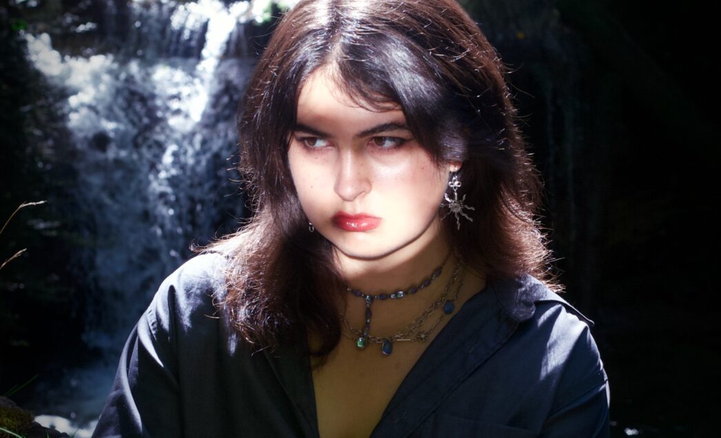 Zoé Hammer Unveils New Single, “Dreams”, a Shimmering Ode to Self-Reckoning