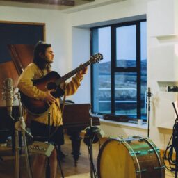 Scott C Park takes flight with anthemic new single ‘Rose Pink Sky’