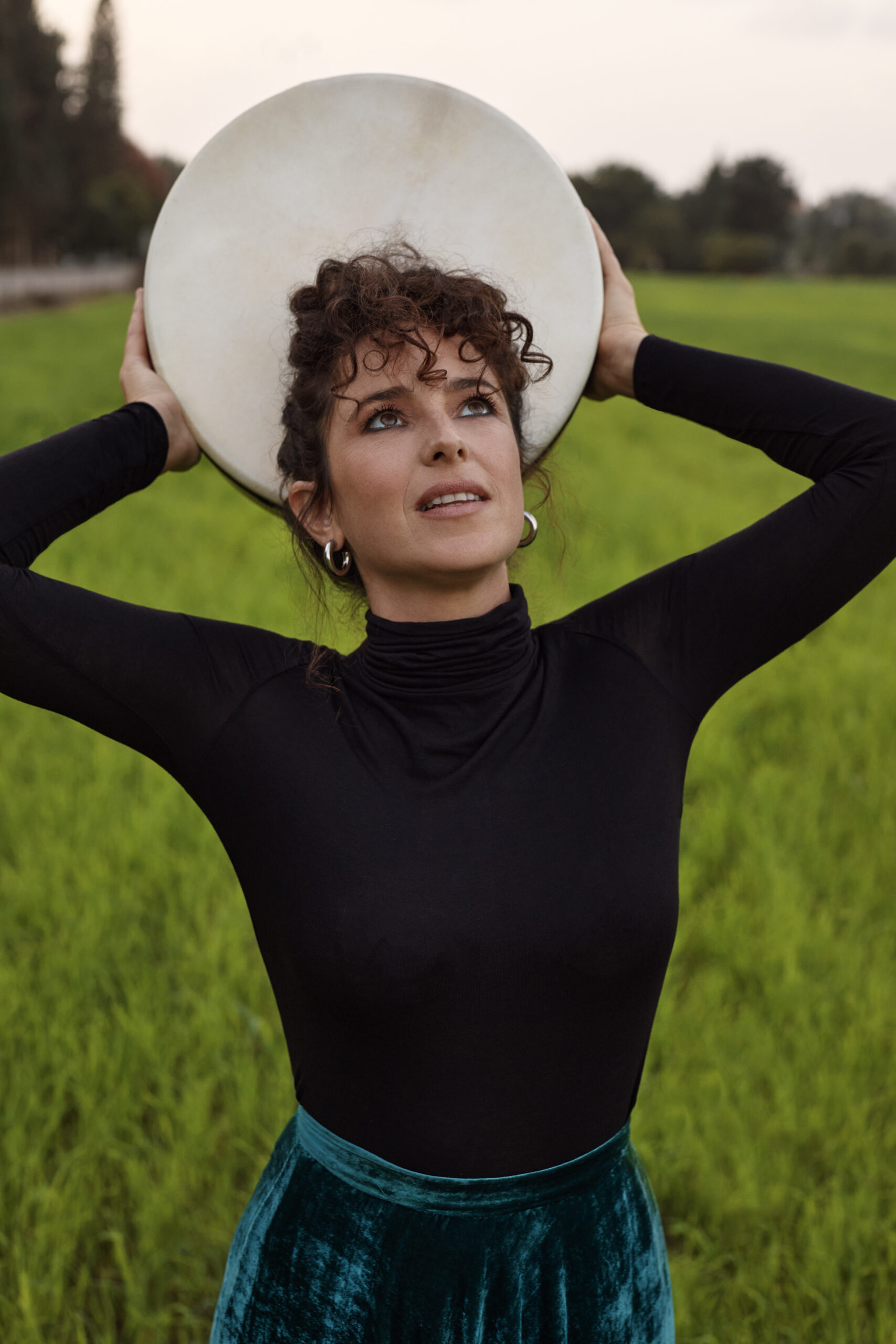 Liron Meyuhas charts the shape of a day on live-recorded album, ‘Sunrise to Sunset’