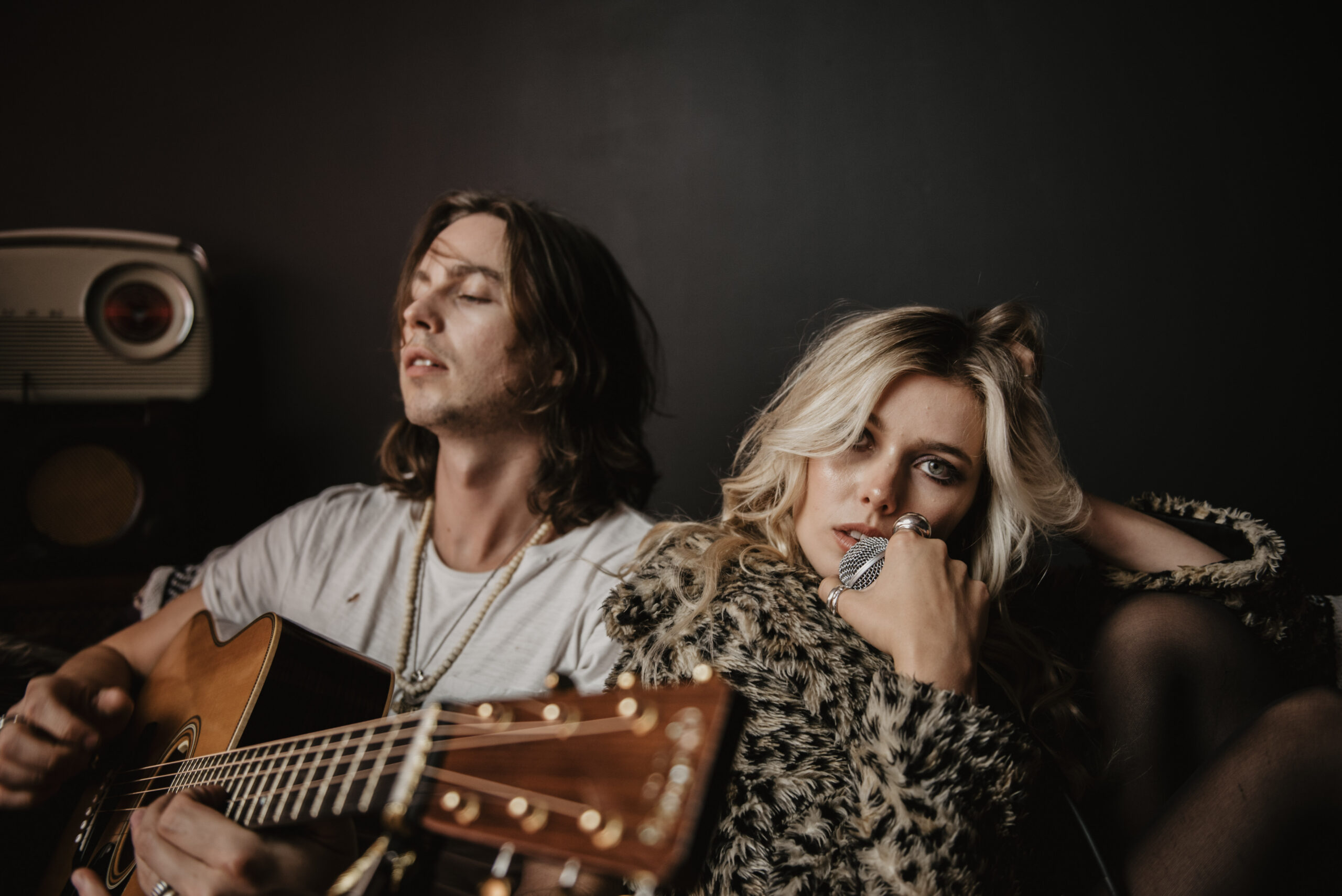 Transatlantic Country Duo Outpost Drive Unveil Soul-Baring New Single ‘Broken Vein’