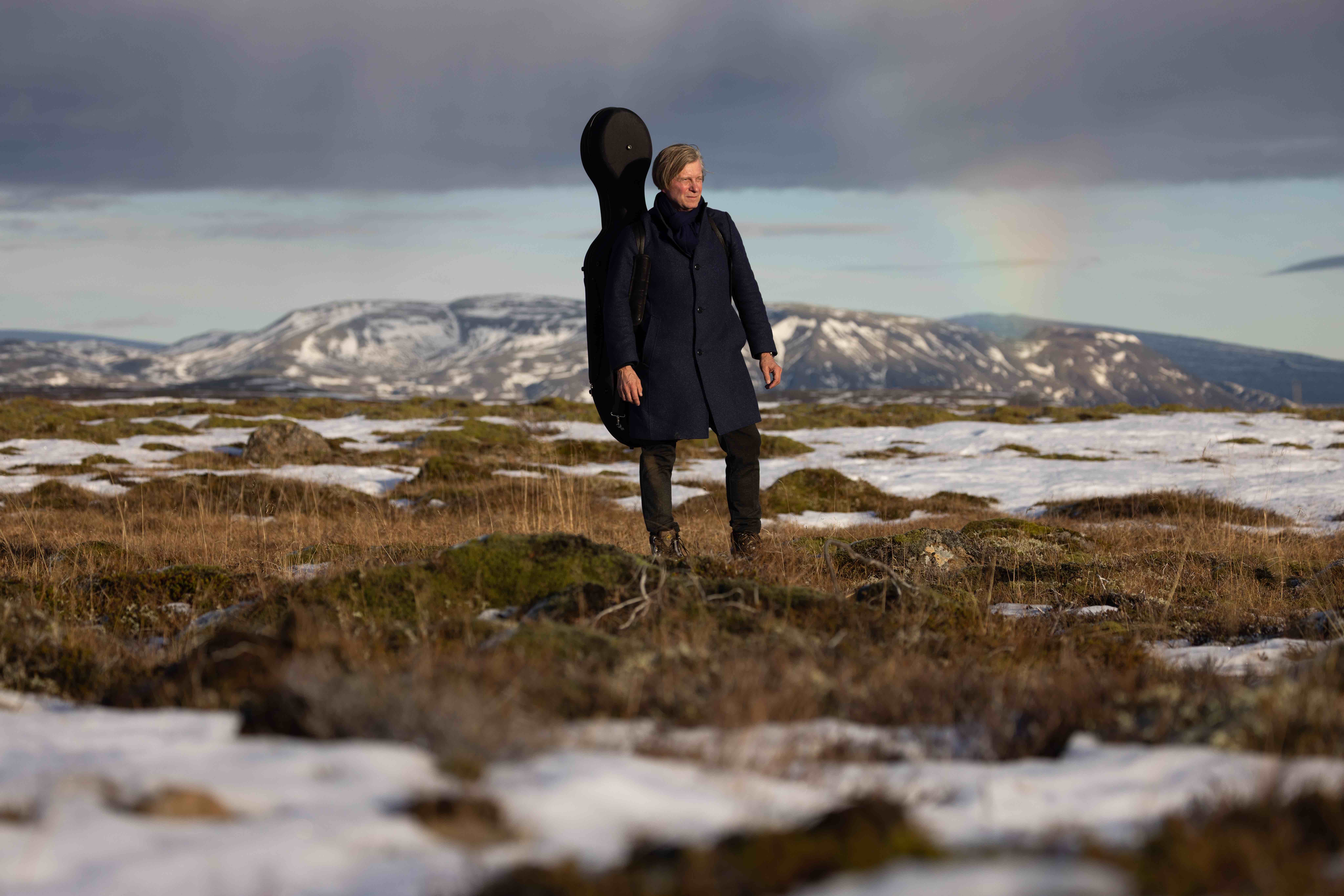 Icelandic Composer Eythor Arnalds Crafts Ambient Neo-Classical Escape on Latest Album ‘Music for Walking’