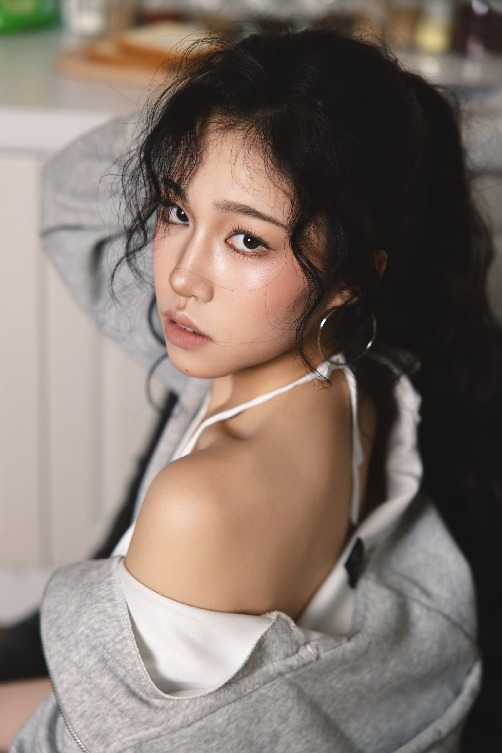 Clarity Liao Finds Hope Beyond the Storm on Heartfelt New Single ‘Pouring Rain’