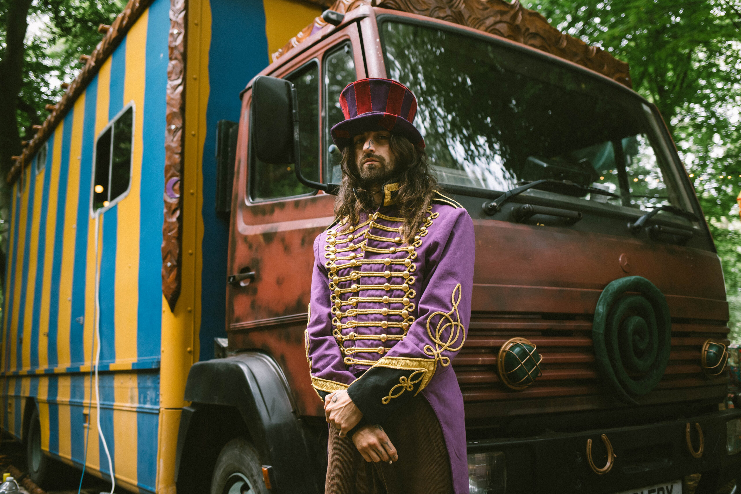 Blues-Rock Maverick Cam Cole Charges Ahead with ‘Chasing Dreams’